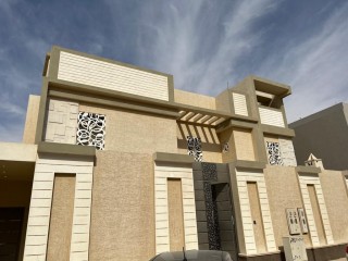 فيلا + شقتين للبيع مؤثثه اثاث راقي حي النرجس